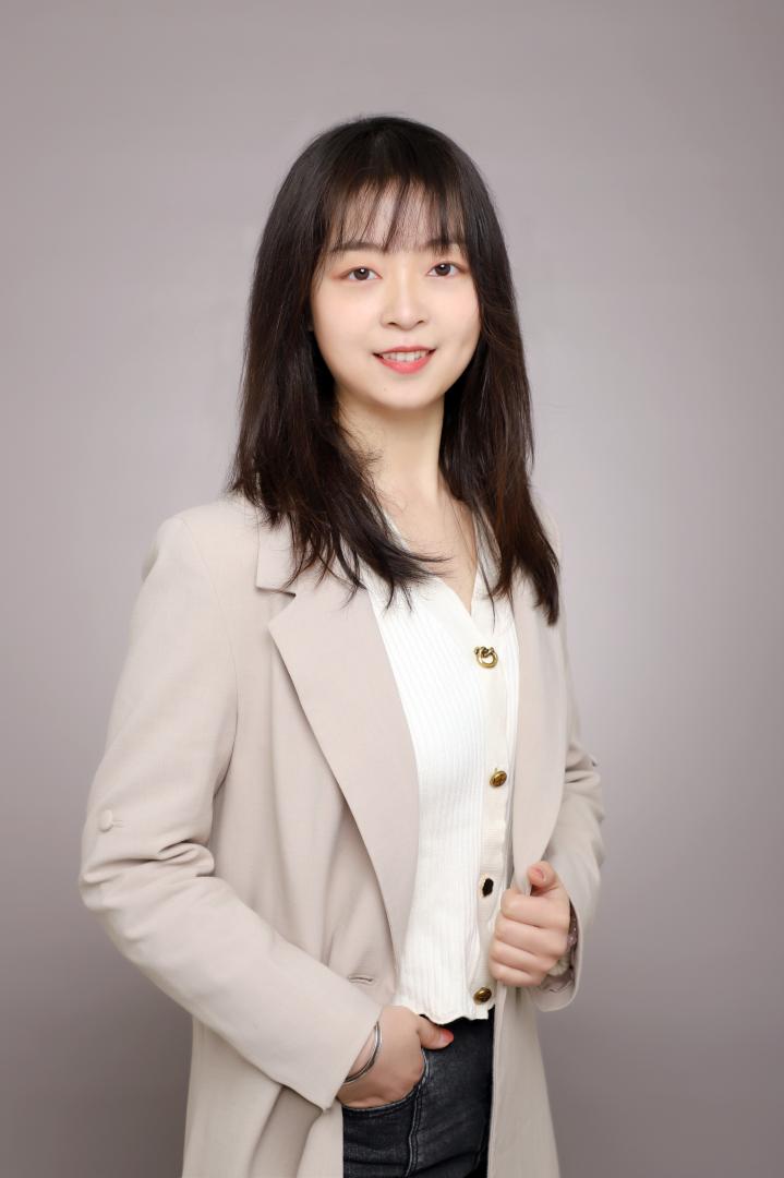 本科生辅导员：张杨雪